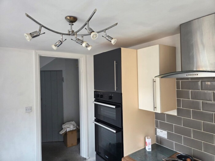 Large 2 Bed BTL Hull HU6 Ref:0348 - Image 27