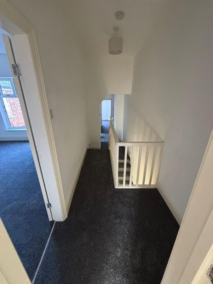 Large 4 Bed BTL Hull HU3 Ref:0367 - Image 12