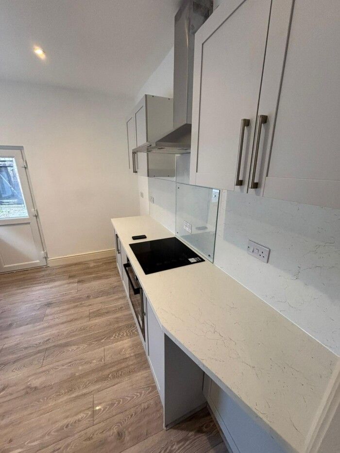 Large 4 Bed BTL Hull HU3 Ref:0367 - Image 9
