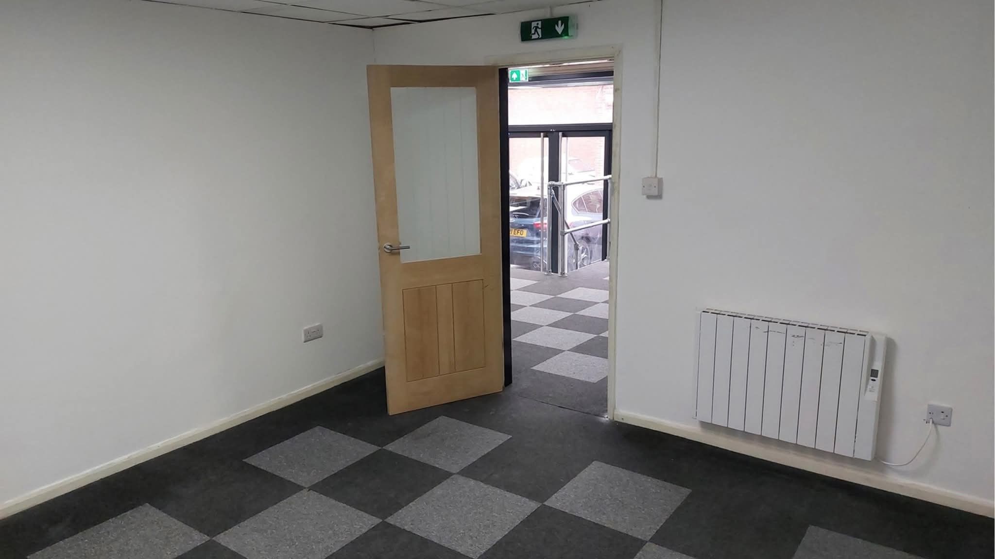 RENTAL: Commercial Offices / Storage Available Hull HU2 Ref:0404 - Image 12